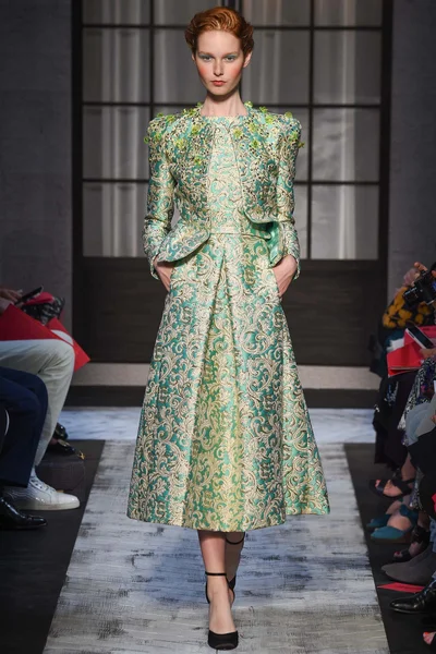 Look 18